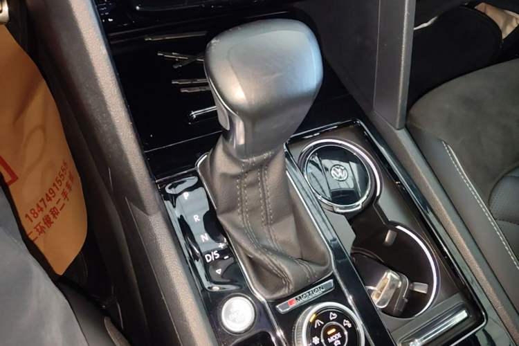 Used Volkswagen Teramont X 2020 Revised Version 380TSI Four-Wheel Drive Prestige Luxury Edition Gear Lever