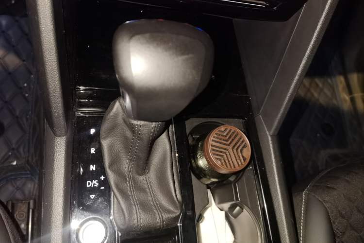 Used Volkswagen Teramont X 2020 330TSI Two-Wheel-Drive Luxury Edition Gear Lever