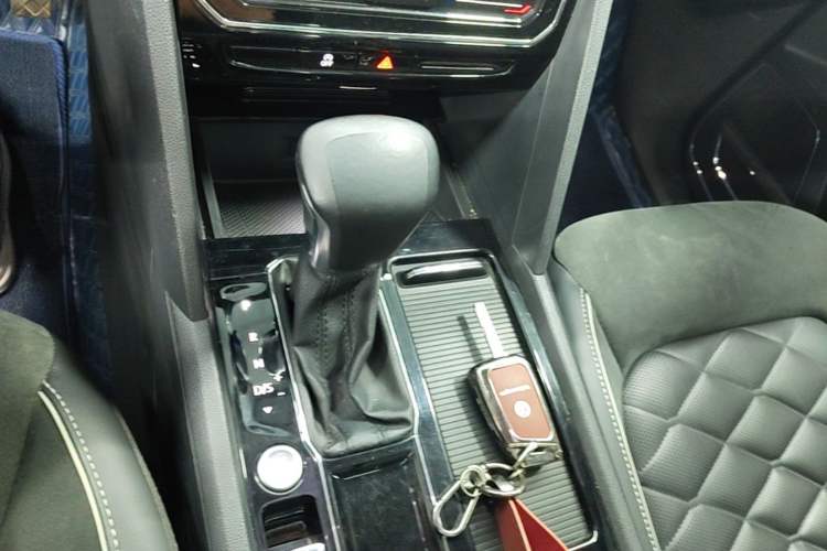 Used Volkswagen Teramont X 2020 Revised Version 330TSI Two-Wheel Drive Prestige Luxury Edition Gear Lever