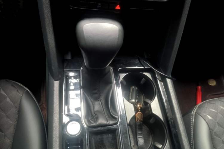 Used Volkswagen Teramont X 2020 Facelifted 330TSI Two-Wheel-Drive Luxury Edition Gear Lever