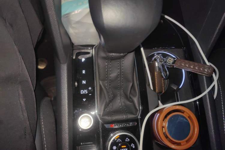 Used Volkswagen Teramont X 2020 Revised Version 380TSI Four-Wheel Drive Prestige Luxury Edition Gear Lever