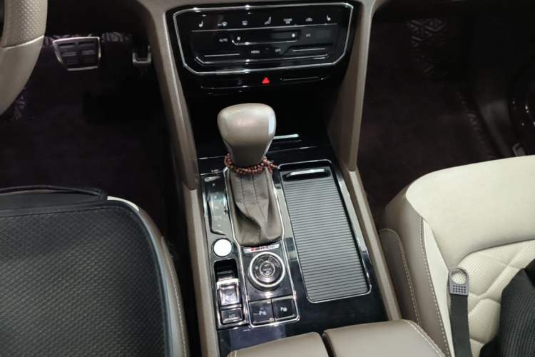Used Volkswagen Teramont X 2020 Revised Version 380TSI Four-Wheel Drive Prestige Luxury Edition Gear Lever
