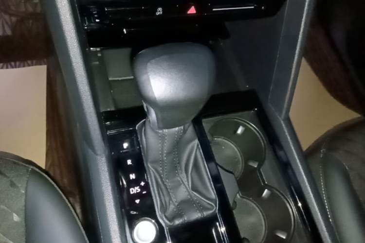 Used Volkswagen Teramont X 2020 Facelifted 330TSI Two-Wheel-Drive Luxury Edition Gear Lever