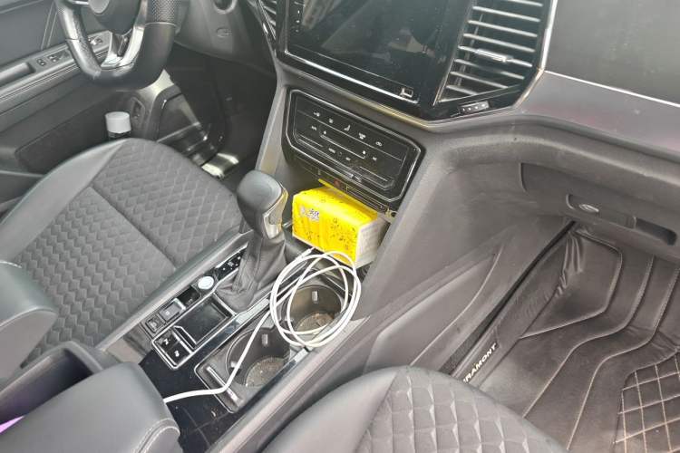 Used Volkswagen Teramont X 2020 330TSI Two-Wheel-Drive Luxury Edition Gear Lever