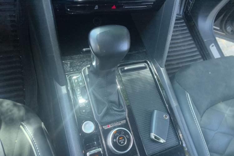 Used Volkswagen Teramont X 2020 Revised Version 380TSI Four-Wheel Drive Prestige Luxury Edition Gear Lever