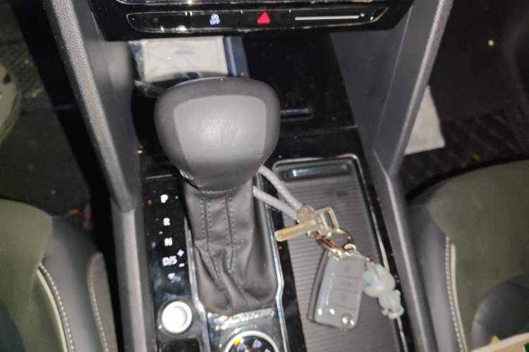Used Volkswagen Teramont X 2020 Revised Version 380TSI Four-Wheel Drive Prestige Luxury Edition Gear Lever