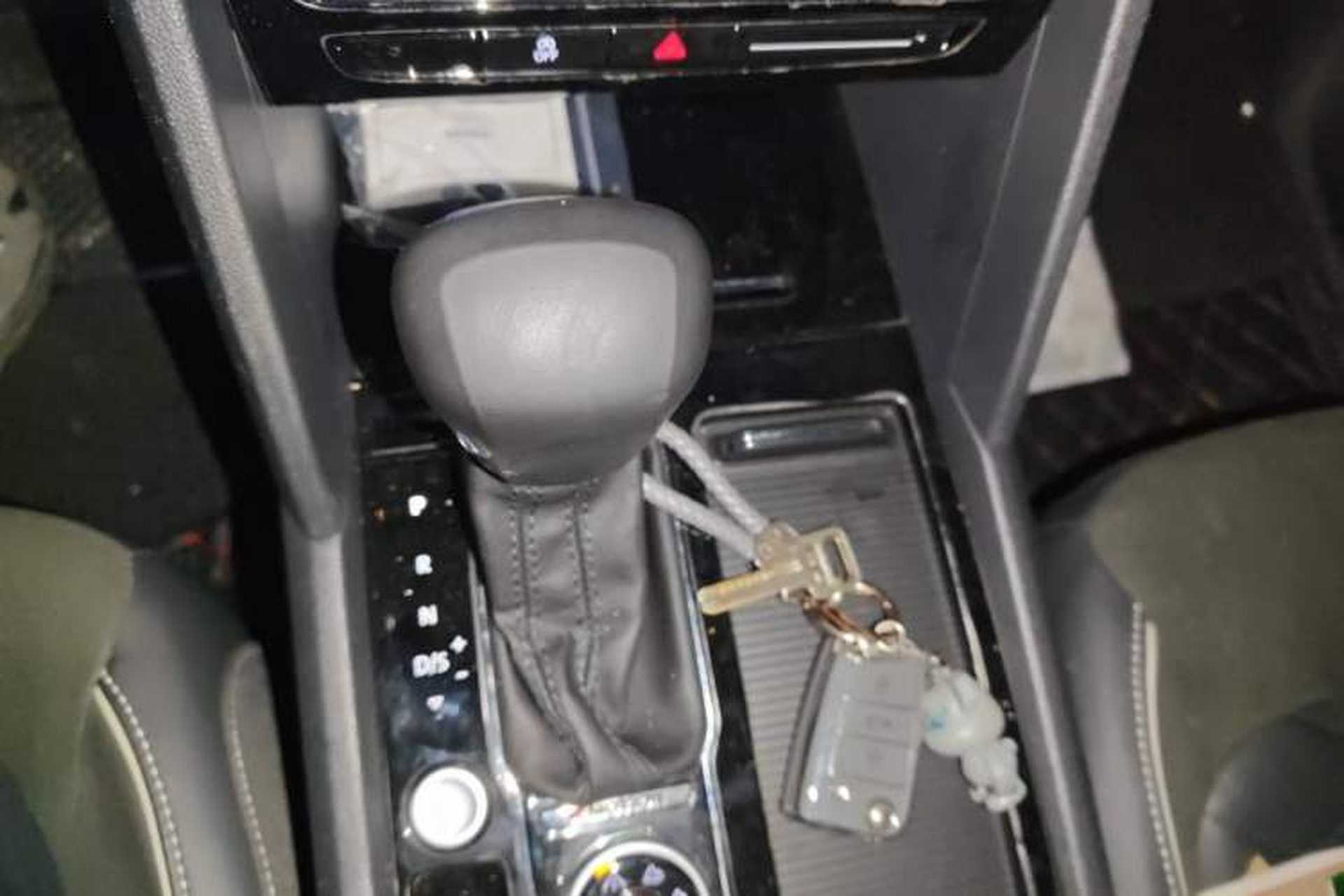Used Volkswagen Teramont X 2020 Revised Version 380TSI Four-Wheel Drive Prestige Luxury Edition Gear Lever