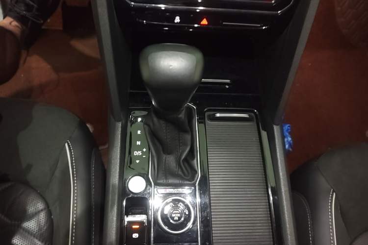 Used Volkswagen Teramont X 2020 380TSI Four-Wheel Drive Prestige Luxury Edition Gear Lever