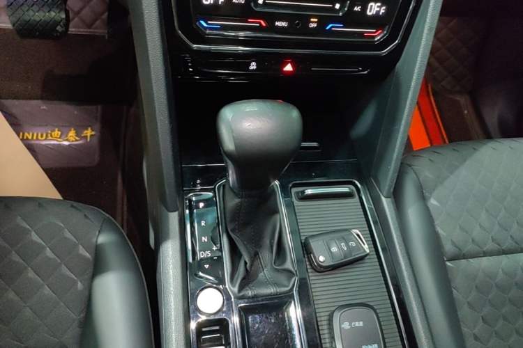 Used Volkswagen Teramont X 2020 Facelifted 330TSI Two-Wheel-Drive Luxury Edition Gear Lever
