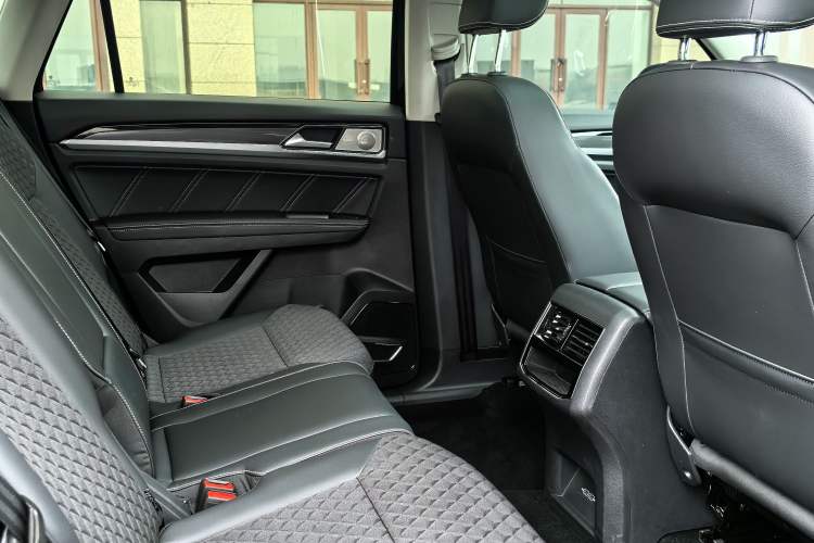 Used Volkswagen Teramont X 2020 Facelifted 330TSI Two-Wheel-Drive Luxury Edition Headliner