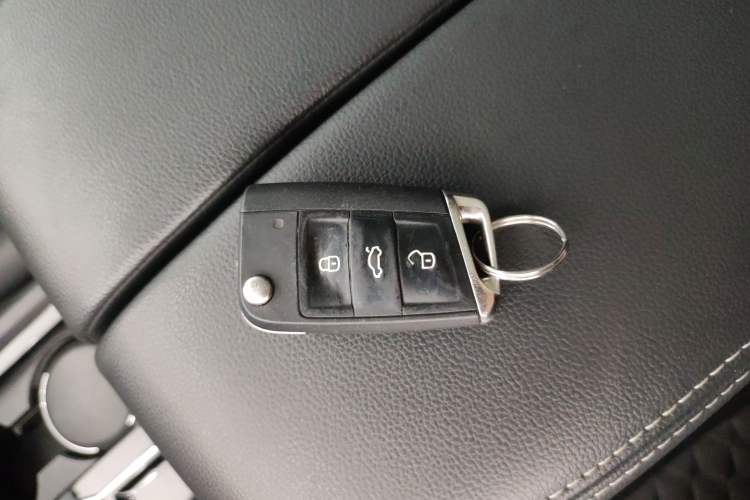 Used Volkswagen Teramont X 2020 Facelifted 330TSI Two-Wheel-Drive Luxury Edition Interior 1