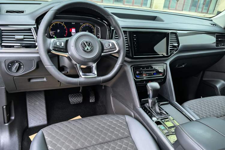 Used Volkswagen Teramont X 2020 Facelifted 330TSI Two-Wheel-Drive Luxury Edition Interior 10