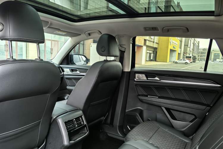 Used Volkswagen Teramont X 2020 Facelifted 330TSI Two-Wheel-Drive Luxury Edition Interior 9