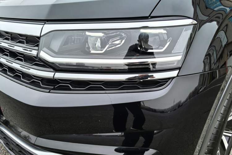 Used Volkswagen Teramont X 2020 Facelifted 330TSI Two-Wheel-Drive Luxury Edition Left Front Headlight