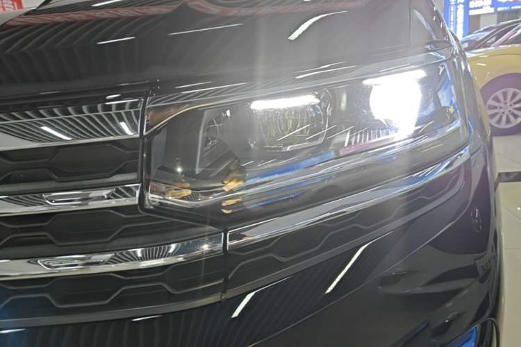 Used Volkswagen Teramont X 2020 Revised Version 380TSI Four-Wheel Drive Prestige Luxury Edition Left Front Headlight