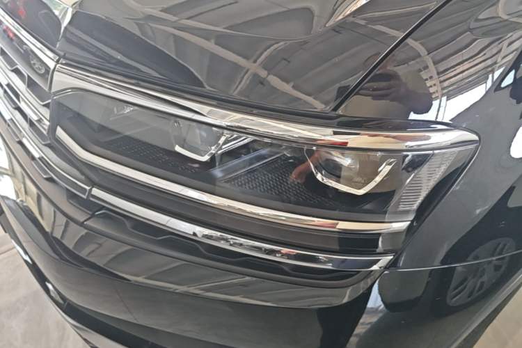 Used Volkswagen Teramont X 2020 Facelifted 330TSI Two-Wheel-Drive Luxury Edition Left Front Headlight