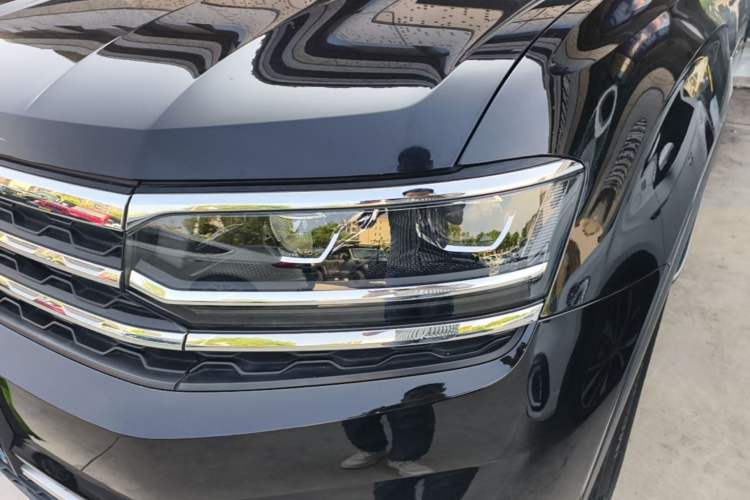 Used Volkswagen Teramont X 2020 Facelifted 330TSI Two-Wheel-Drive Luxury Edition Left Front Headlight