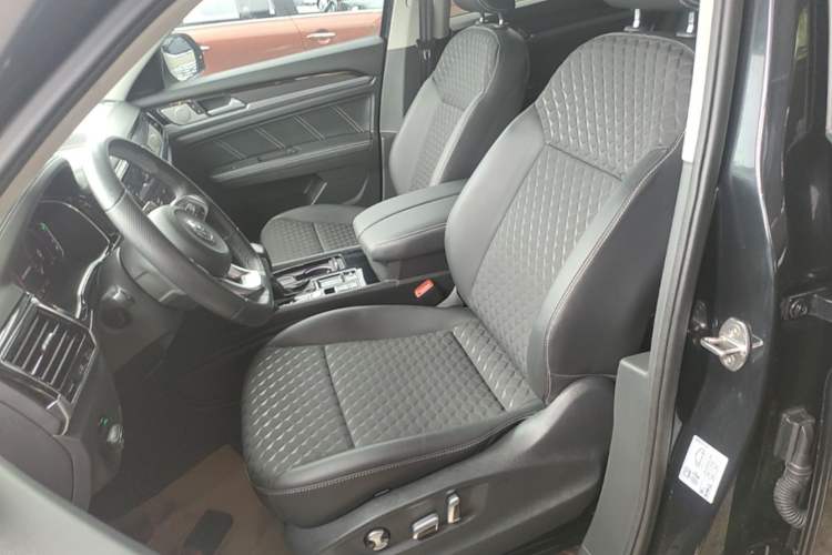 Used Volkswagen Teramont X 2020 Facelifted 330TSI Two-Wheel-Drive Luxury Edition Left Front Seat