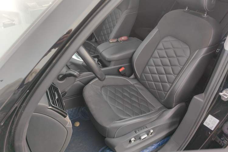 Used Volkswagen Teramont X 2020 Revised Version 330TSI Two-Wheel Drive Prestige Luxury Edition Left Front Seat