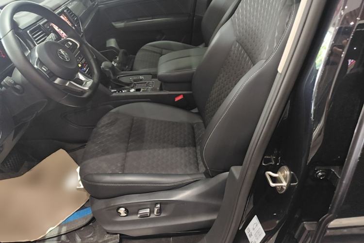 Used Volkswagen Teramont X 2020 Facelifted 330TSI Two-Wheel-Drive Luxury Edition Left Front Seat
