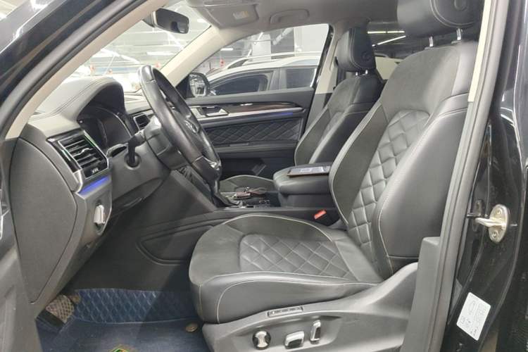 Used Volkswagen Teramont X 2020 Revised Version 330TSI Two-Wheel Drive Prestige Luxury Edition Left Front Seat