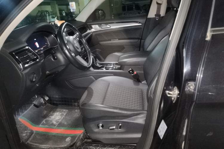 Used Volkswagen Teramont X 2020 Facelifted 330TSI Two-Wheel-Drive Luxury Edition Left Front Seat
