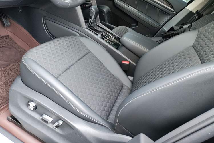Used Volkswagen Teramont X 2020 330TSI Two-Wheel-Drive Luxury Edition Left Front Seat