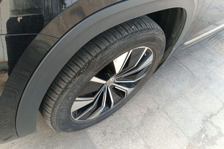 Used Volkswagen Teramont X 2020 330TSI Two-Wheel-Drive Prestige Luxury Edition Left Front Wheel Hub