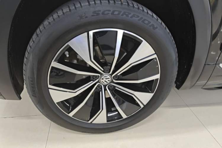 Used Volkswagen Teramont X 2020 Revised Version 380TSI Four-Wheel Drive Prestige Luxury Edition Left Front Wheel Hub