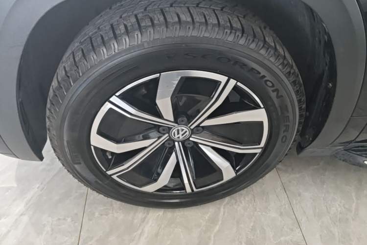 Used Volkswagen Teramont X 2020 Facelifted 330TSI Two-Wheel-Drive Luxury Edition Left Front Wheel Hub