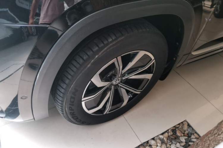 Used Volkswagen Teramont X 2020 Facelifted 330TSI Two-Wheel-Drive Luxury Edition Left Front Wheel Hub