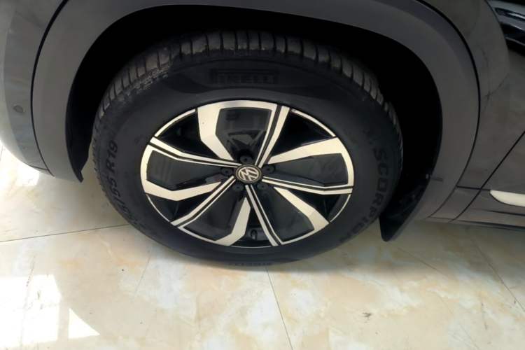 Used Volkswagen Teramont X 2020 Facelifted 330TSI Two-Wheel-Drive Luxury Edition Left Front Wheel Hub