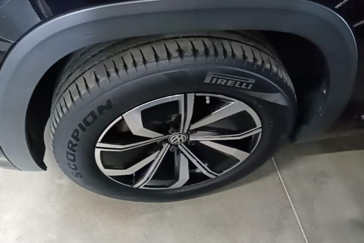 Used Volkswagen Teramont X 2020 Facelifted 330TSI Two-Wheel-Drive Luxury Edition Left Front Wheel Hub