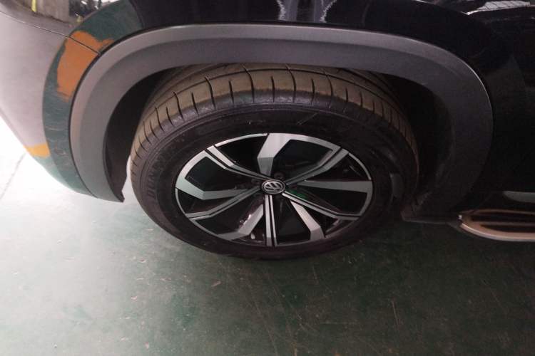 Used Volkswagen Teramont X 2020 Facelifted 330TSI Two-Wheel-Drive Luxury Edition Left Front Wheel Hub