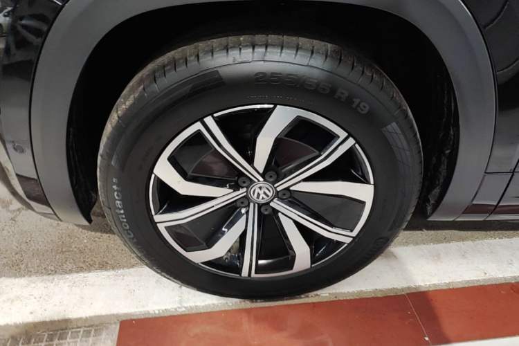 Used Volkswagen Teramont X 2020 Facelifted 330TSI Two-Wheel-Drive Luxury Edition Left Front Wheel Hub