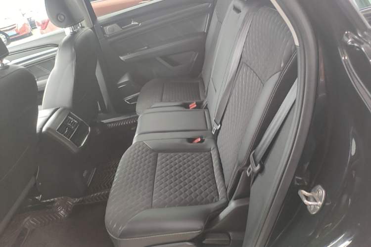 Used Volkswagen Teramont X 2020 Facelifted 330TSI Two-Wheel-Drive Luxury Edition Left Rear Seat