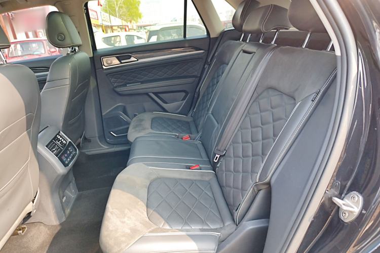 Used Volkswagen Teramont X 2020 Revised Version 330TSI Two-Wheel Drive Prestige Luxury Edition Left Rear Seat