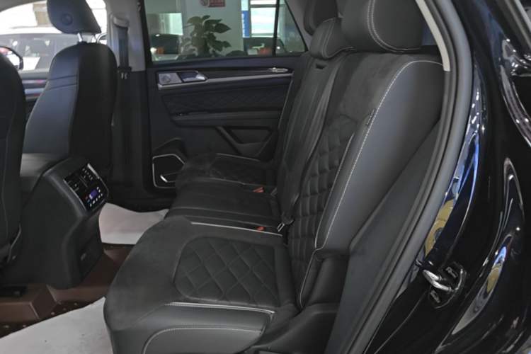Used Volkswagen Teramont X 2020 Revised Version 380TSI Four-Wheel Drive Prestige Luxury Edition Left Rear Seat