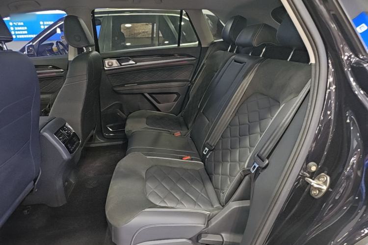 Used Volkswagen Teramont X 2020 Revised Version 380TSI Four-Wheel Drive Prestige Luxury Edition Left Rear Seat