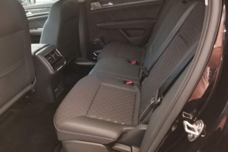 Used Volkswagen Teramont X 2020 Facelifted 330TSI Two-Wheel-Drive Luxury Edition Left Rear Seat