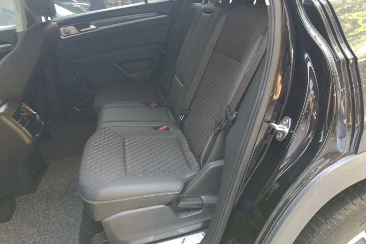 Used Volkswagen Teramont X 2020 Facelifted 330TSI Two-Wheel-Drive Luxury Edition Left Rear Seat