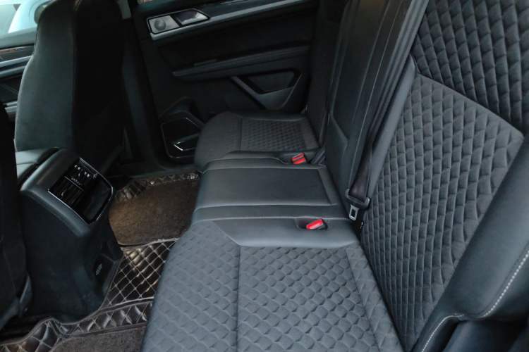 Used Volkswagen Teramont X 2020 Facelifted 330TSI Two-Wheel-Drive Luxury Edition Left Rear Seat