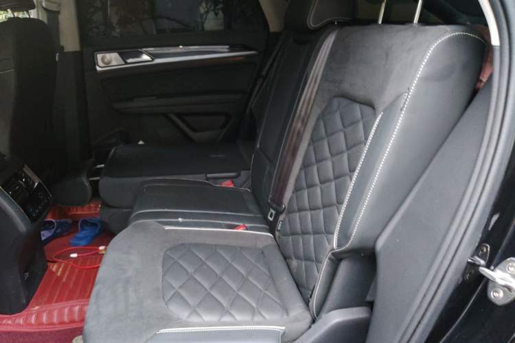 Used Volkswagen Teramont X 2020 Revised Version 380TSI Four-Wheel Drive Prestige Luxury Edition Left Rear Seat