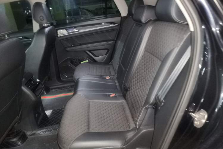 Used Volkswagen Teramont X 2020 Facelifted 330TSI Two-Wheel-Drive Luxury Edition Left Rear Seat