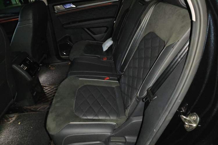 Used Volkswagen Teramont X 2020 Revised Version 380TSI Four-Wheel Drive Prestige Luxury Edition Left Rear Seat