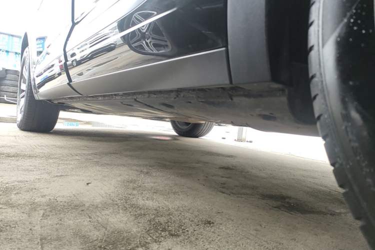 Used Volkswagen Teramont X 2020 Facelifted 330TSI Two-Wheel-Drive Luxury Edition Left Side Sill