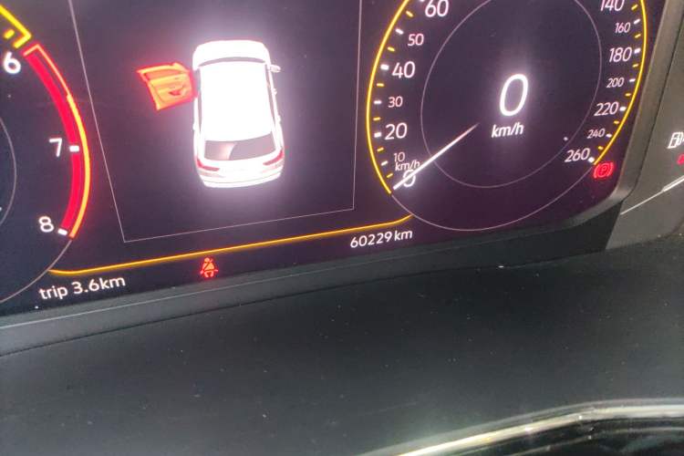 Used Volkswagen Teramont X 2020 Facelift 380TSI Four-Wheel Drive Luxury Edition Odometer Close Up