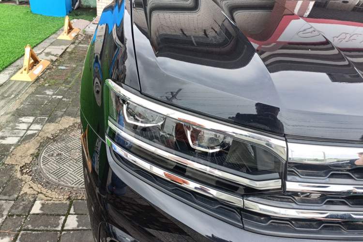 Used Volkswagen Teramont X 2020 330TSI Two-Wheel-Drive Luxury Edition Right Front Headlight