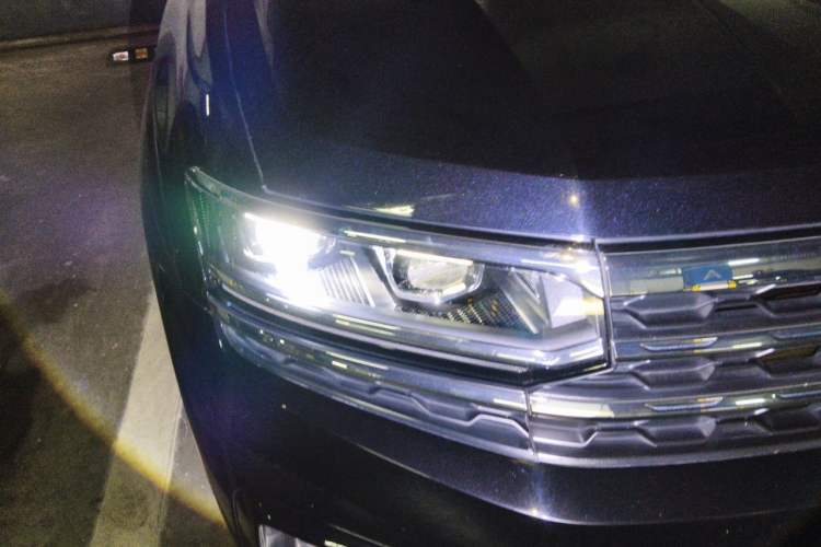 Used Volkswagen Teramont X 2020 Revised Version 380TSI Four-Wheel Drive Prestige Luxury Edition Right Front Headlight