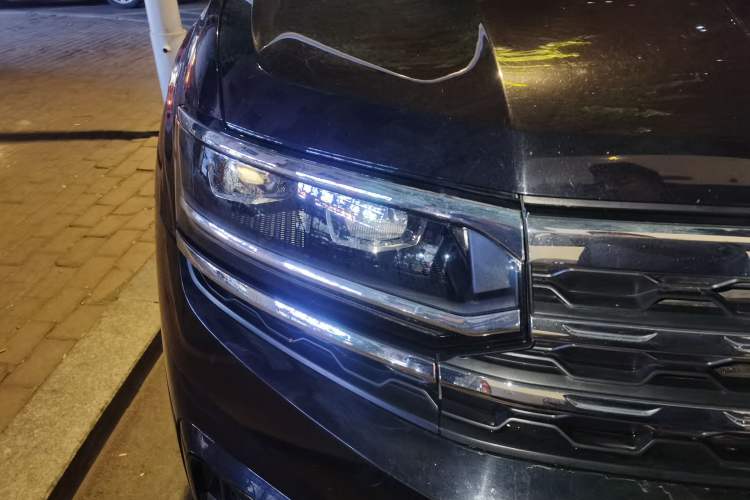 Used Volkswagen Teramont X 2020 330TSI Two-Wheel-Drive Luxury Edition Right Front Headlight